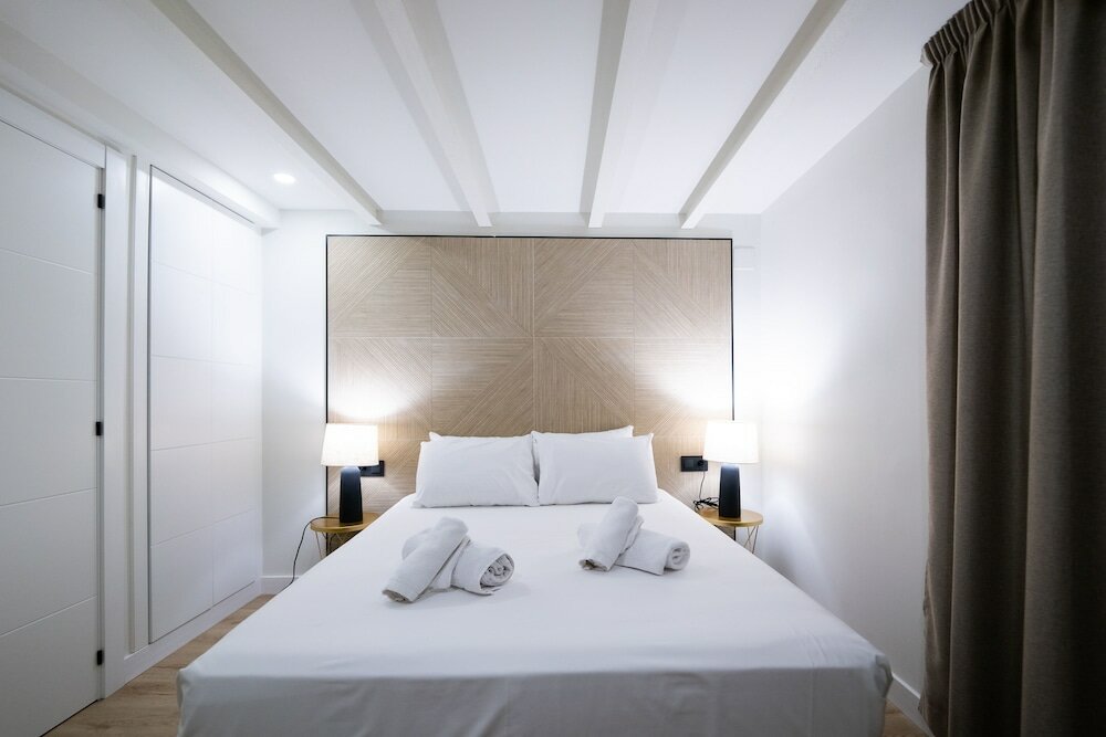 Фото Apartamentos Málaga Premium - Calle San Telmo