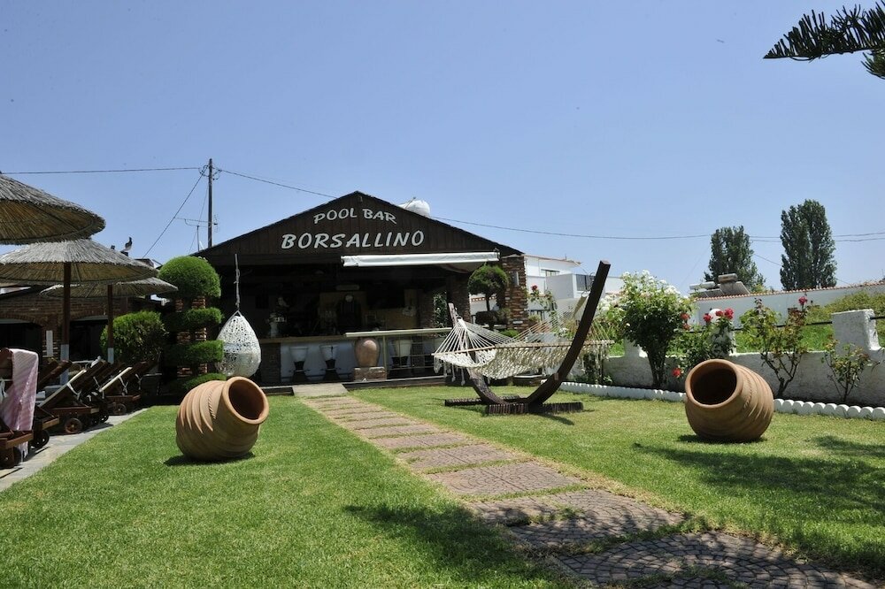 Фото Yalis Studios