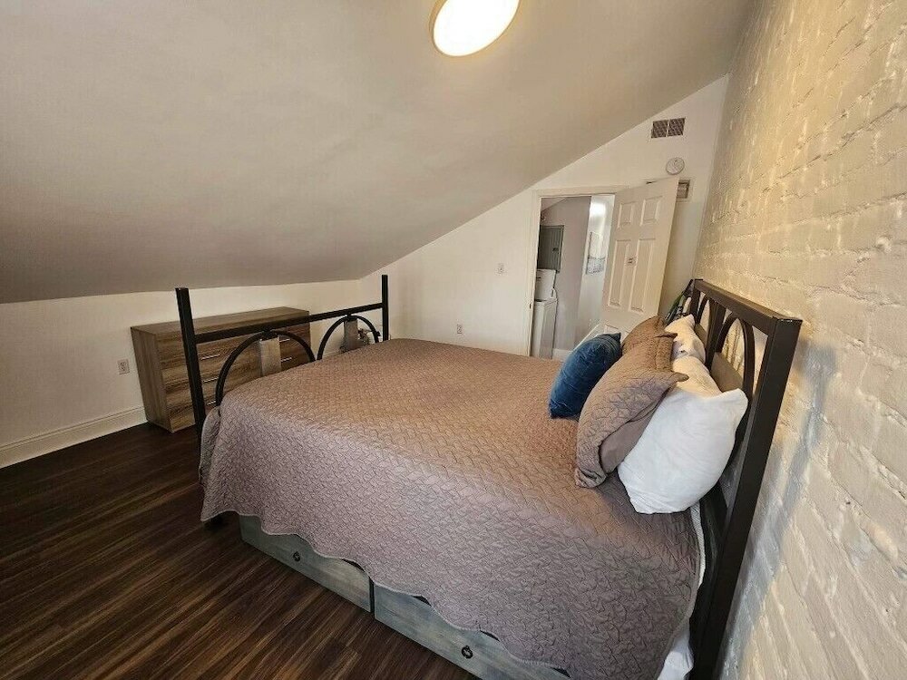 Фото Heart of Mainstrasse Apt 4