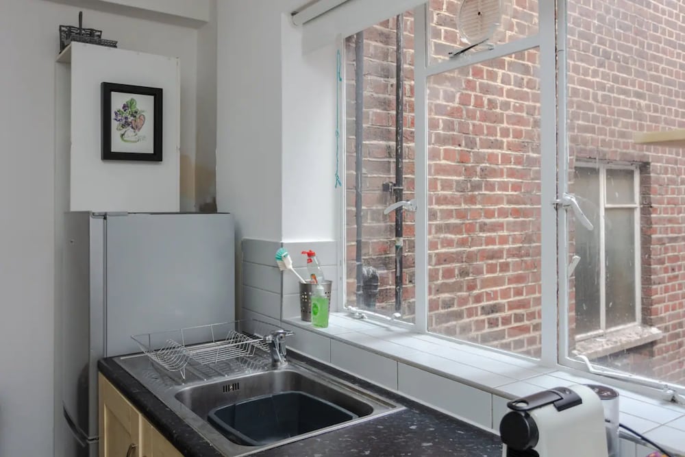 Фото Spacious 2 Bedroom Apartment Near Hampstead Heath