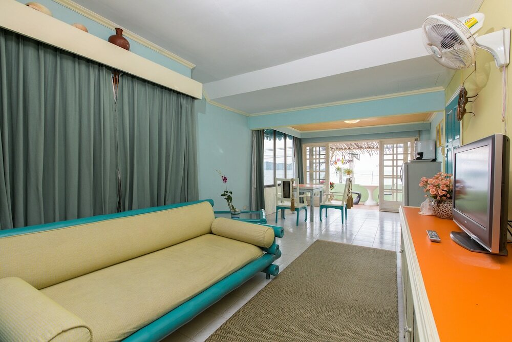 Фото Barefoot Hotel Kalim Beach Front