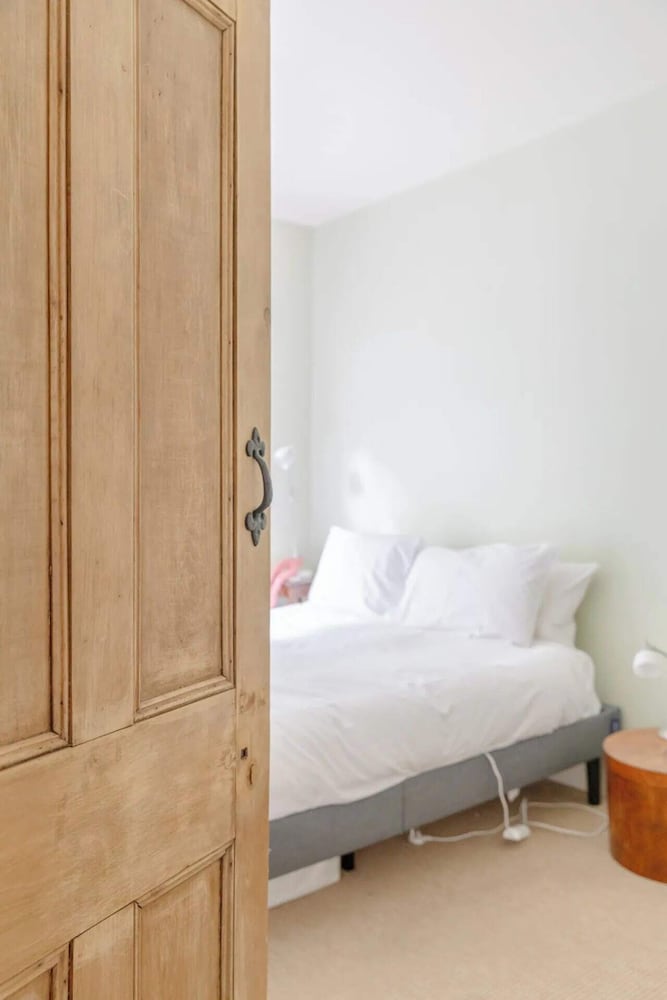 Фото Bright & Charming 1bd Flat - Clapton