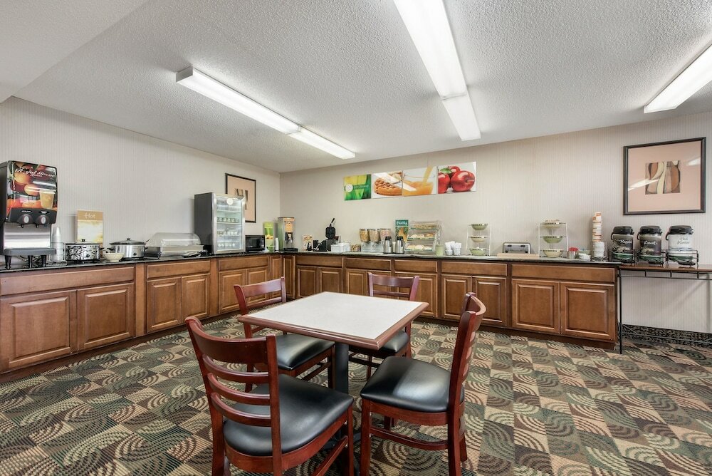 Фото Quality Inn & Suites Lebanon I-65