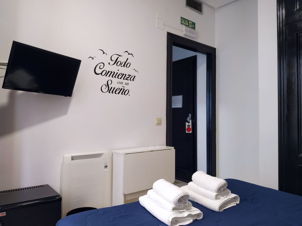 Фото Flats Friends Plaza de la Reina