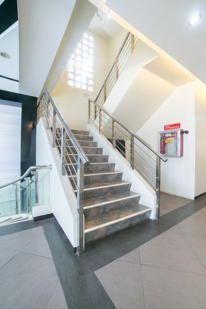 Фото Oyo 183 Jrjf Hotel