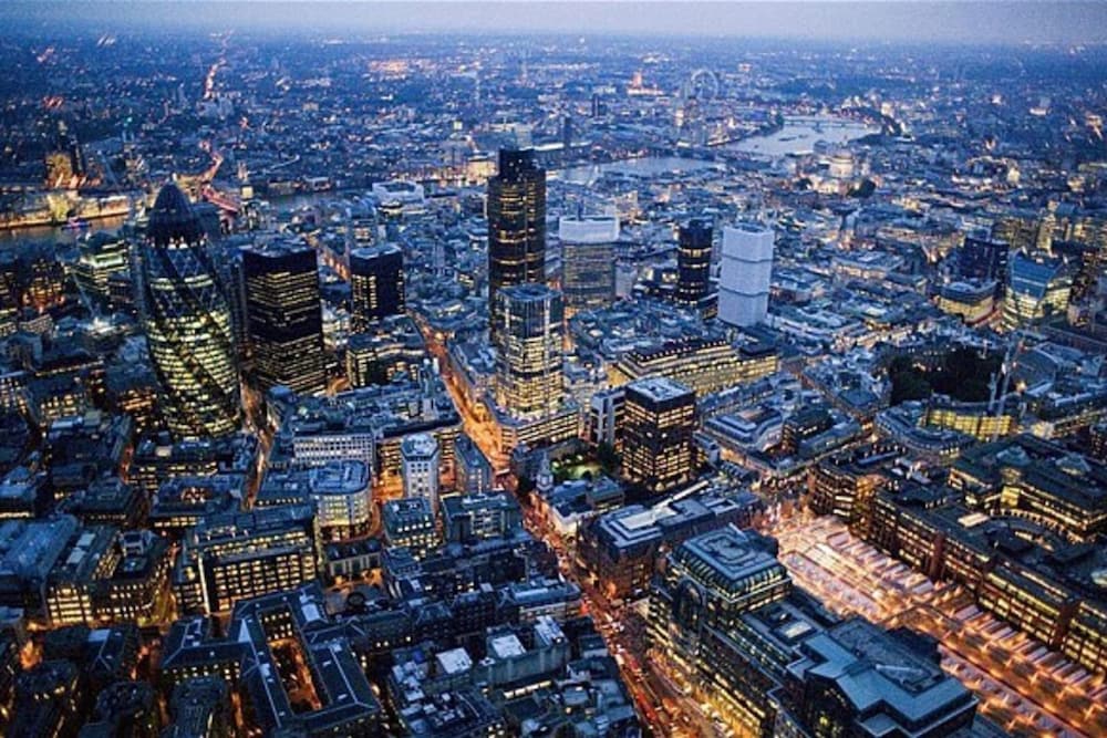 Фото Modern 3 Bedroom Apartment in Holborn