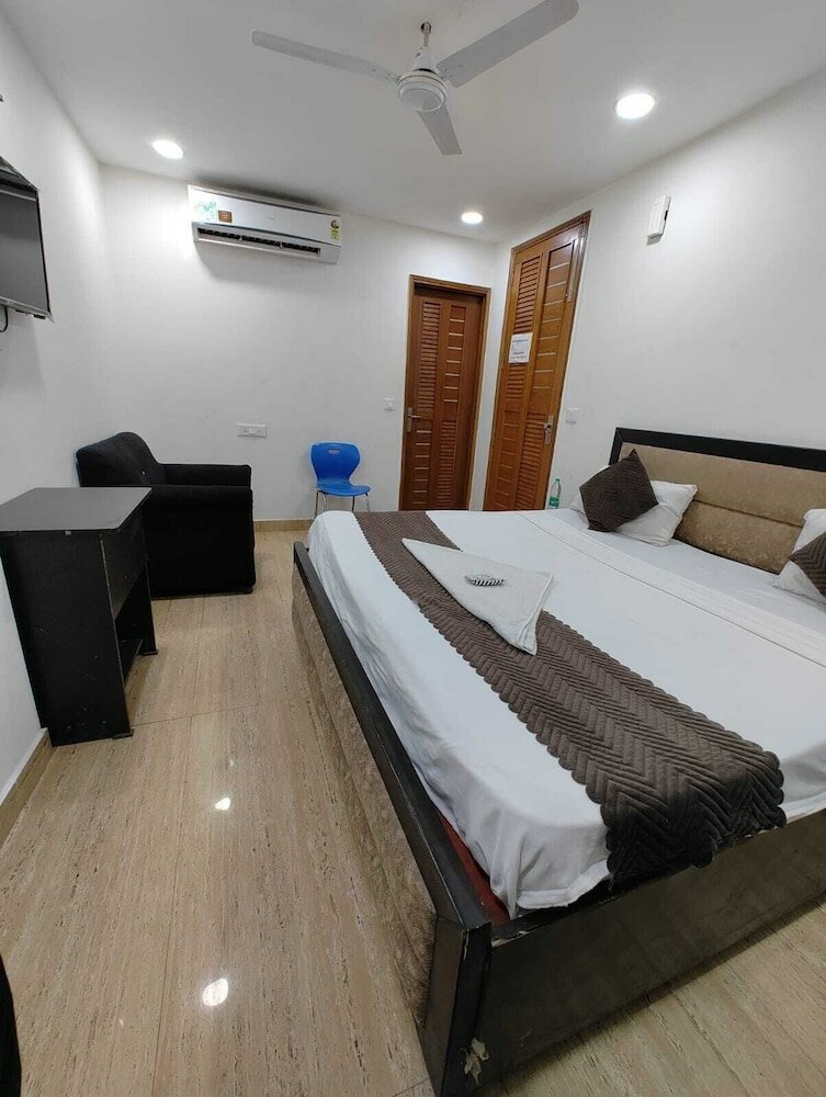 Фото Hotel Crystel Residency