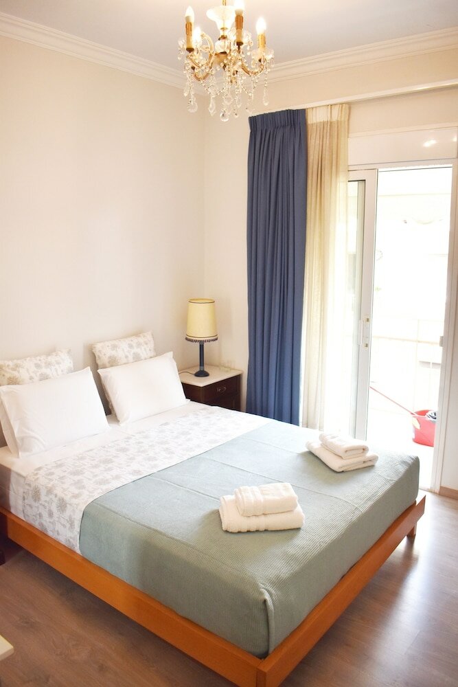 Фото A Skip Away from the Acropolis Museum