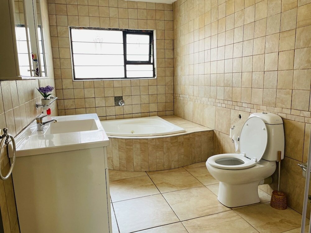 Фото Airport Royal Guest House