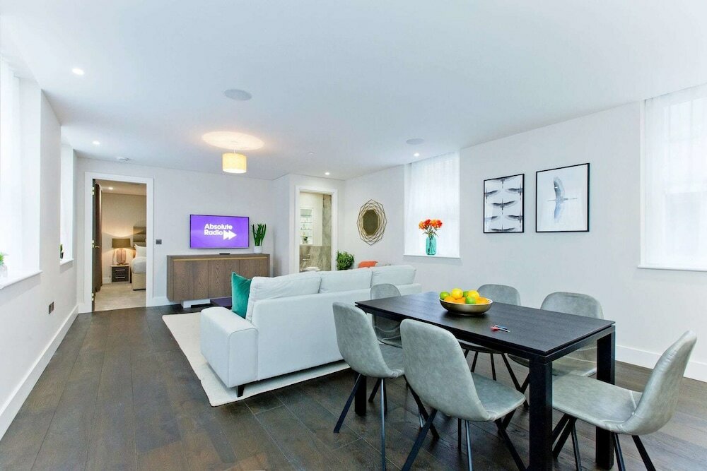 Фото Luxury 2 bed with lift ac and concierge