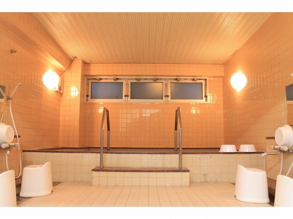 Фото T&k Hostel Kobe Sannomiya East