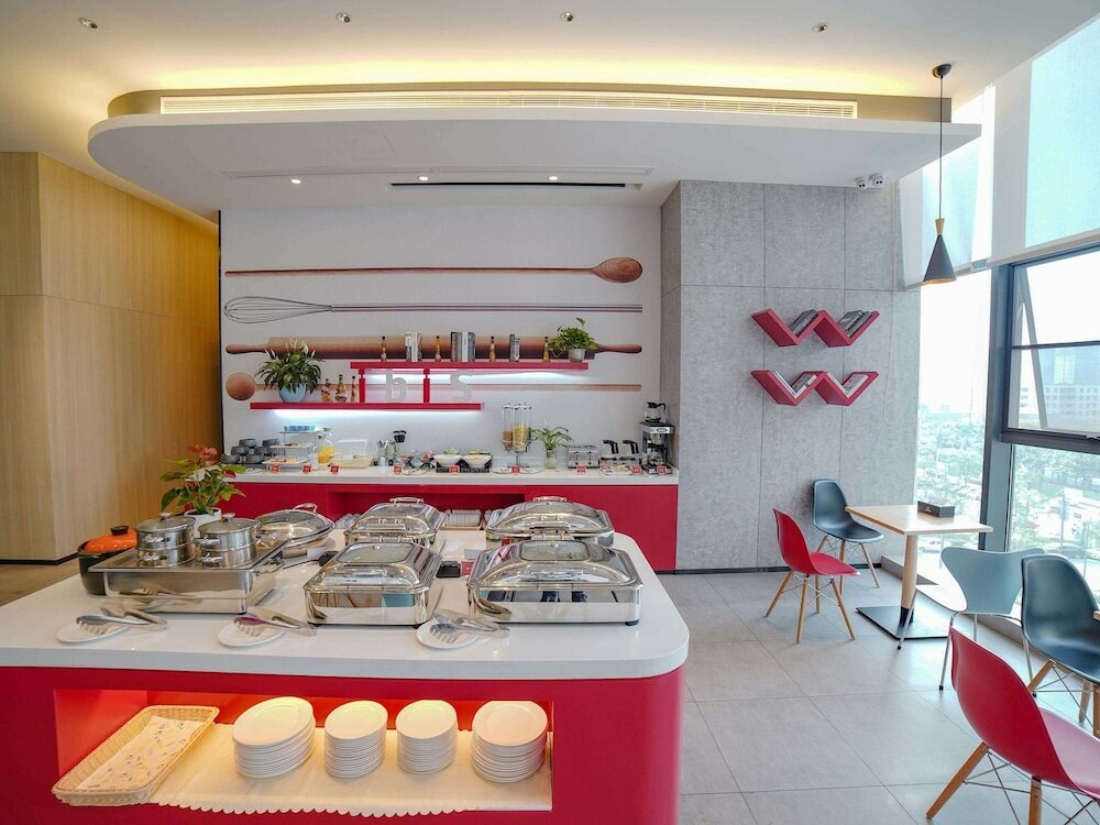 Фото Ibis Chengdu Hi-Tech Zone Longhu Hotel