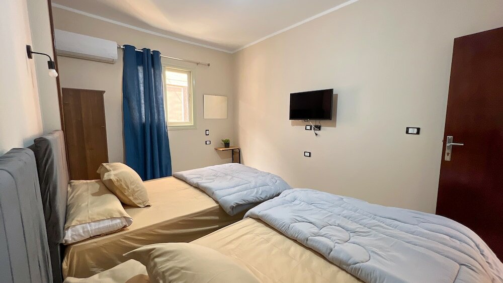 Фото Pyramids Road Guest House