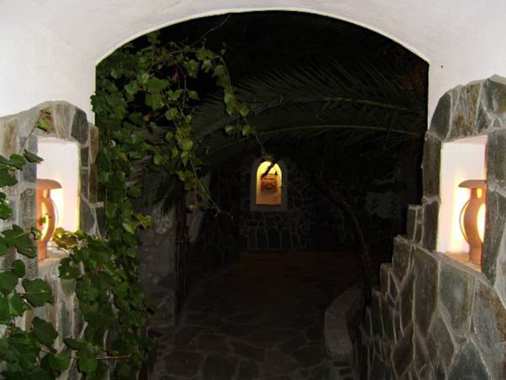 Фото Skiathos Petite Apartments