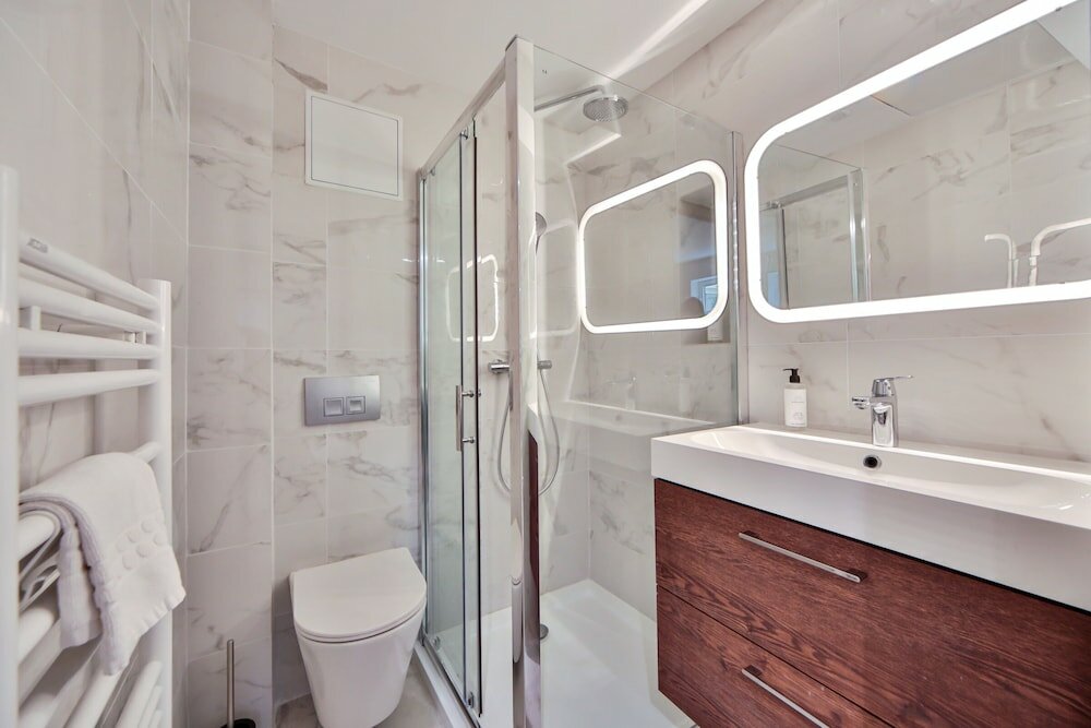 Фото Blue Night International 49