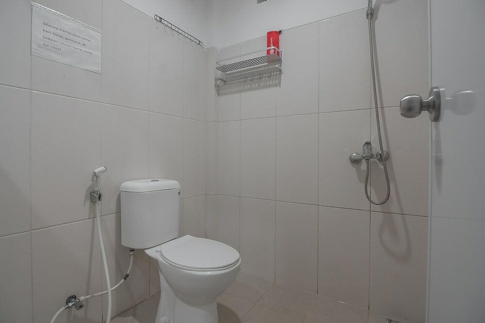 Фото RedDoorz near Living Plaza Balikpapan