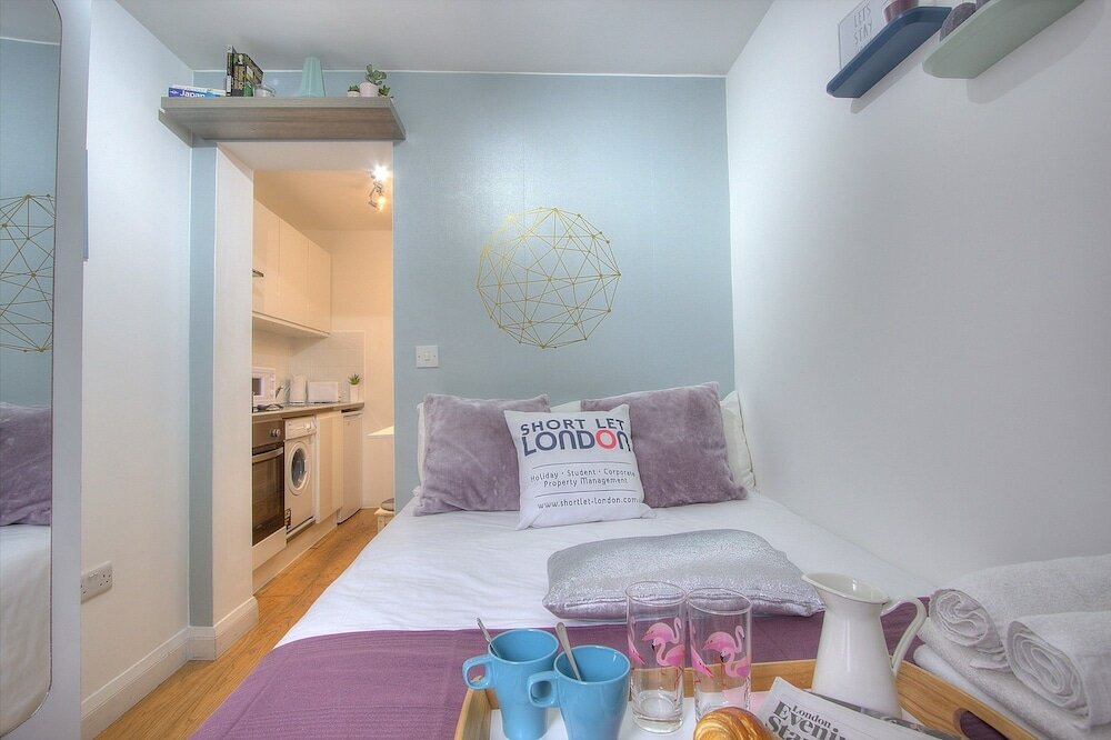 Фото R1 Medium Studio