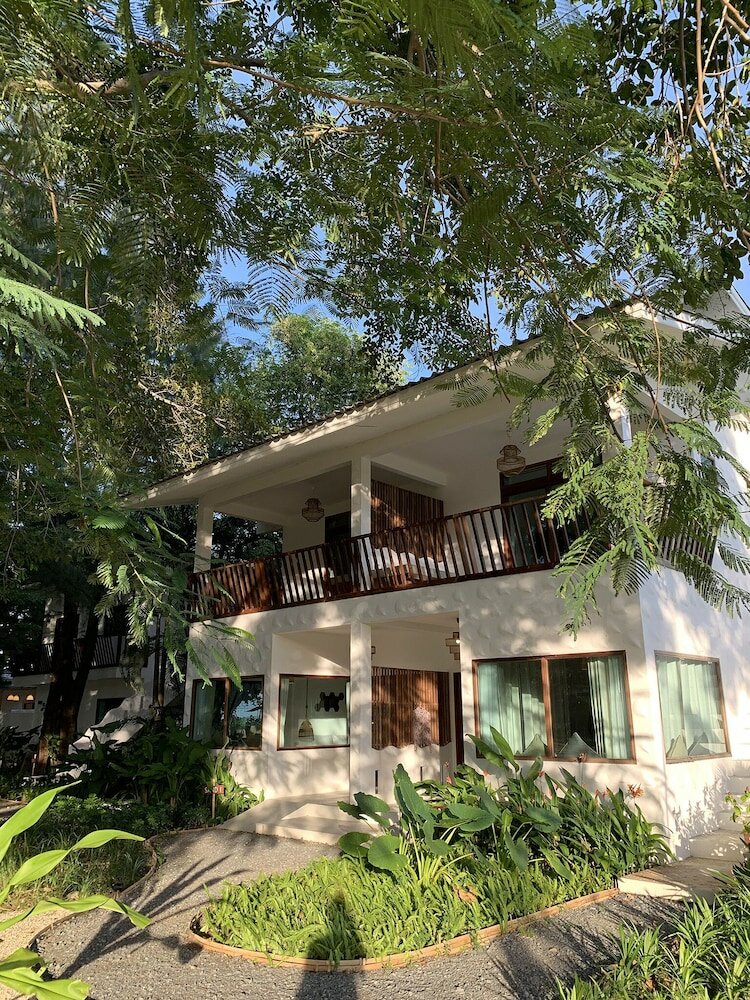 Фото Issara Beach Resort Beachfront Zone