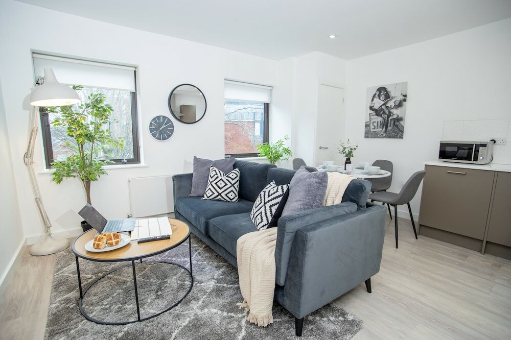 Фото Pembroke House Apartments - Parking