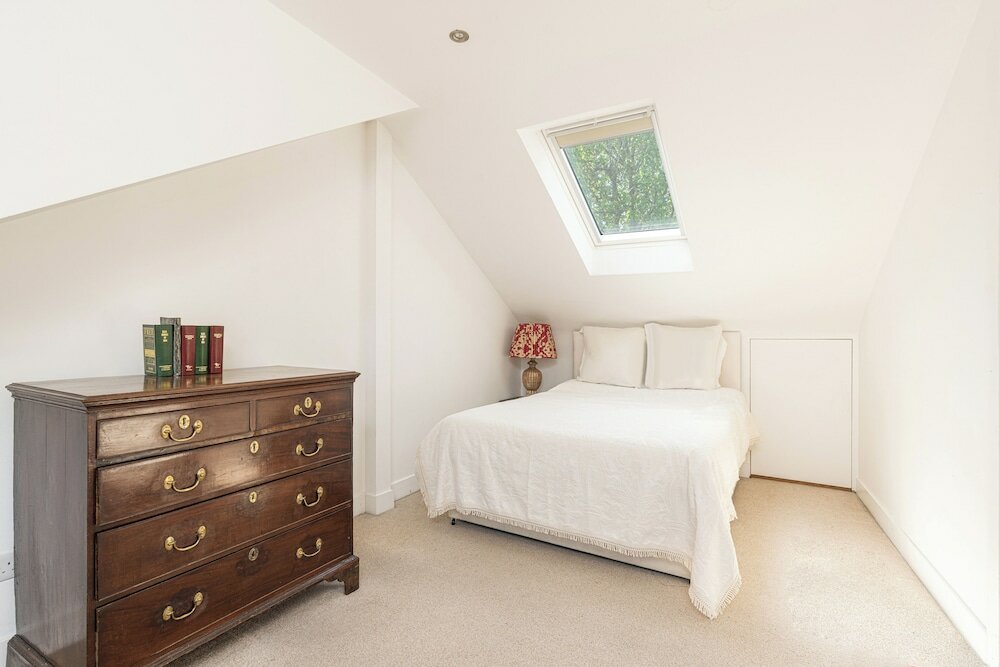 Фото Picturesque house with patio