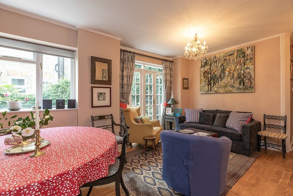 Фото Altido 2 Bed Flat With Garden Next to Battersea Park!