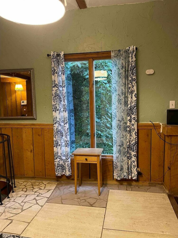 Фото Treetops in Town