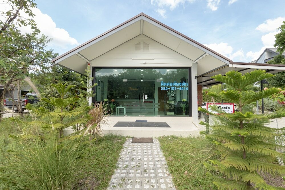 Фото Oyo 75378 Thawapee Resort