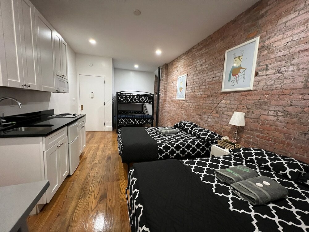 Фото 31 Street Broadway Hotel