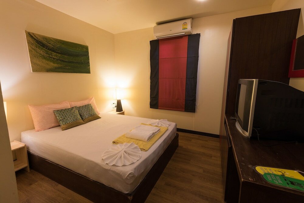 Фото Sincere Guest House & Restaurant - Hostel