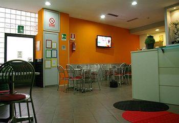 Фото Youth Station Hostel