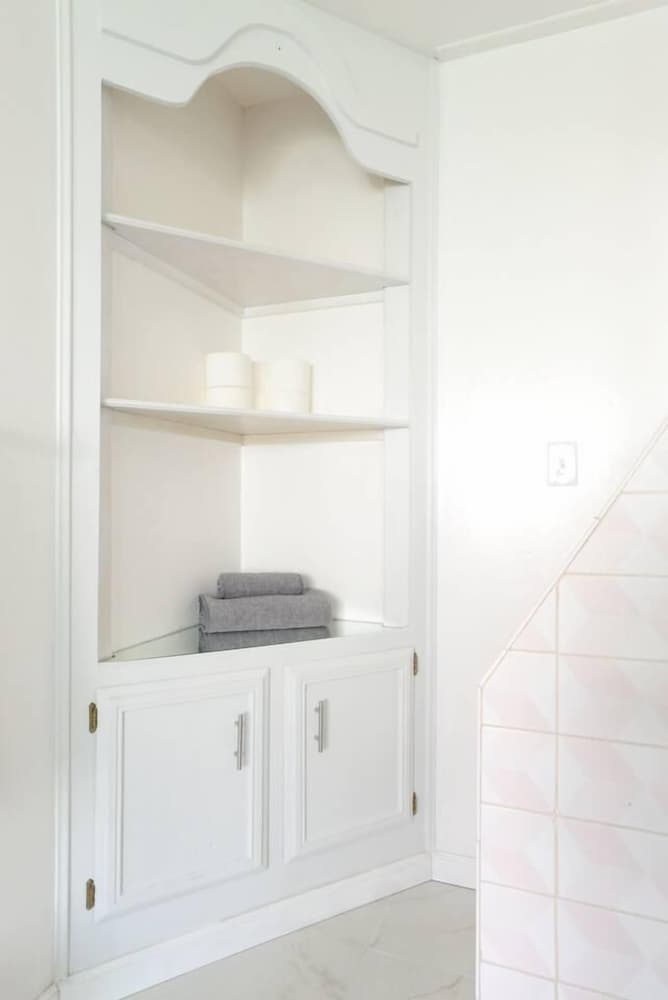 Фото Spacious House on Melrose w Private Backyard Gym