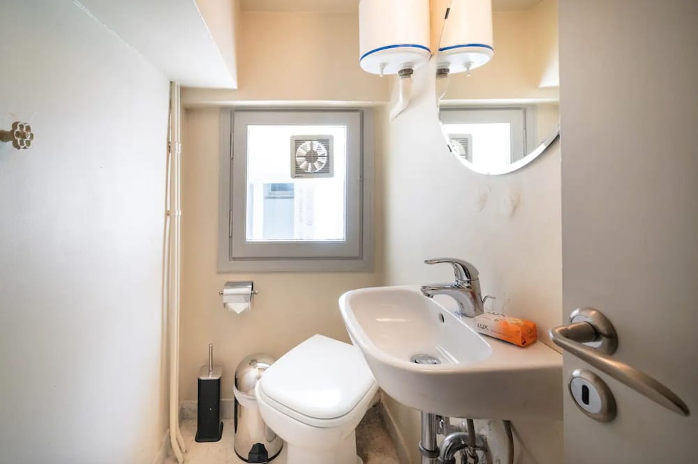 Фото Neoclassical Athenian 2-bed Apt Balcony