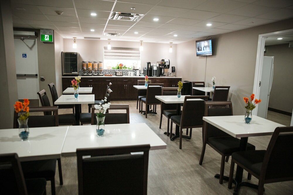 Фото The Souris Hotel