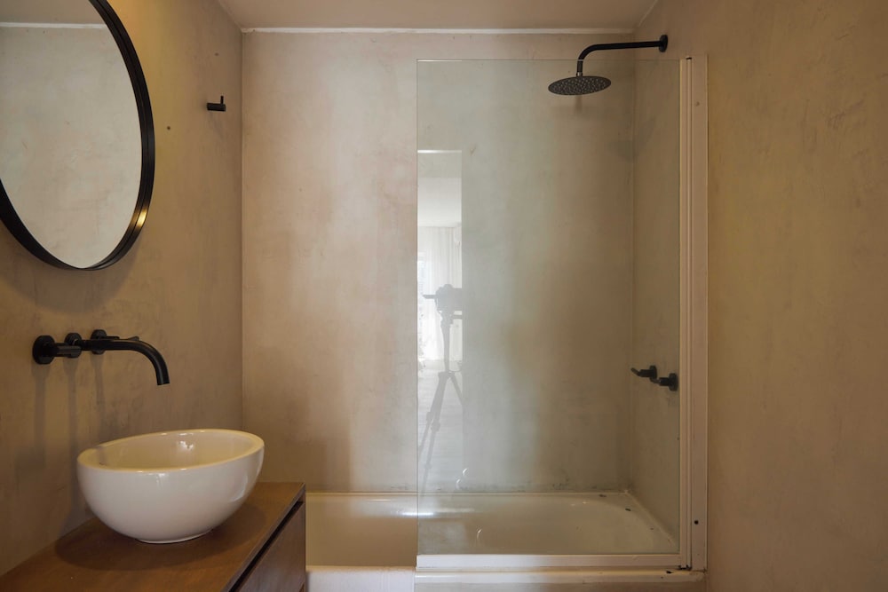 Фото Spacious modern studio