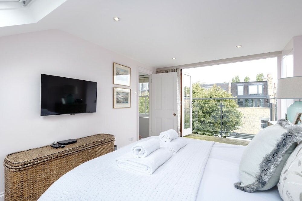 Фото Elegant Family Home near Wandsworth Common