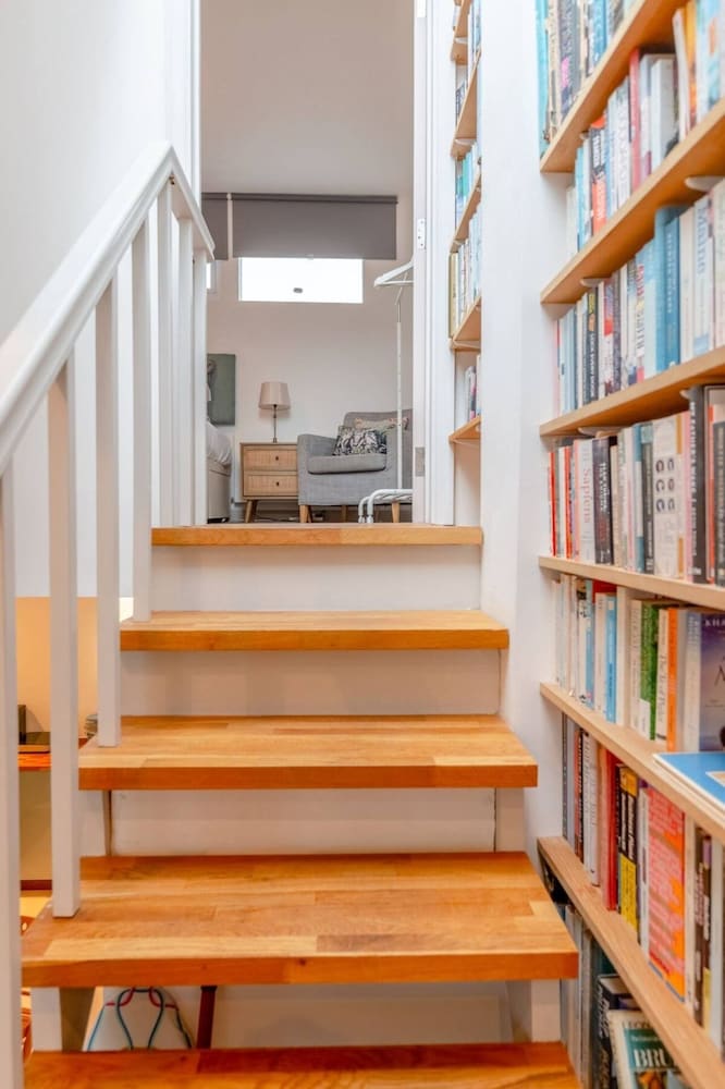 Фото Cosy 1 Bedroom Apartment Near Wimbledon Station