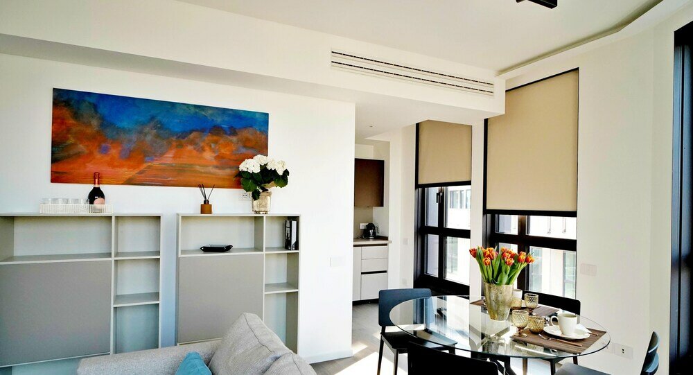 Фото San Babila Modern Apartment