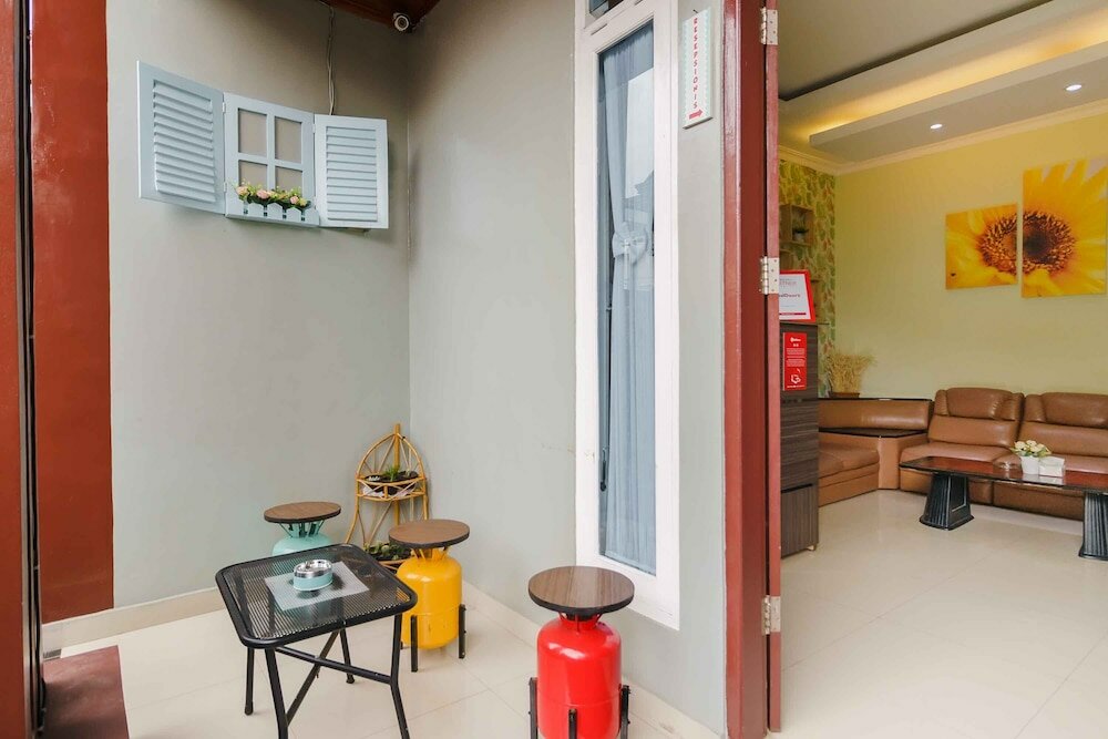 Фото RedDoorz Syariah near Jam Gadang Bukittinggi 2