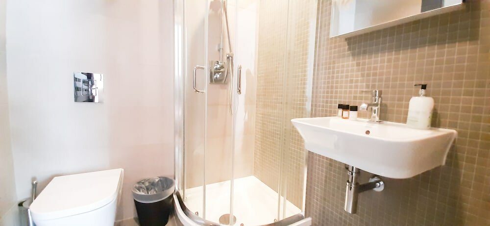 Фото Two Bed Serviced Apt in Old Street