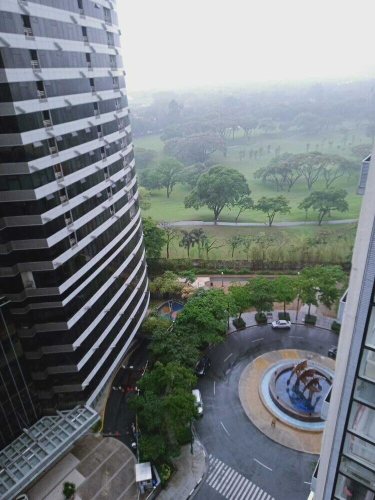 Фото Forbes Park Area Bgc