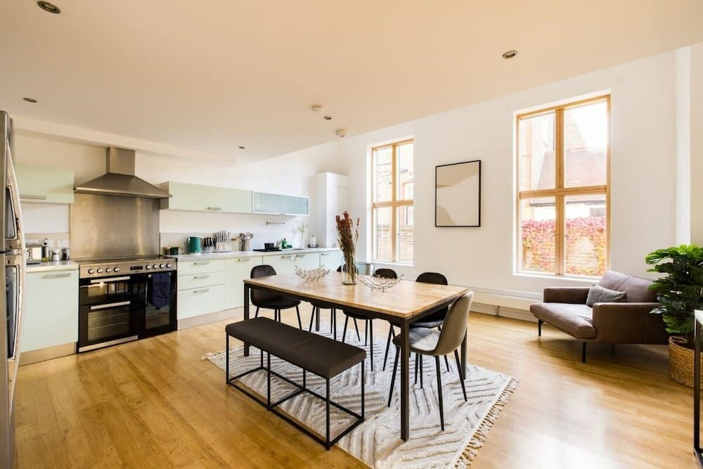 Фото The Clapham - Captivating 2bdr With Garden & Parking