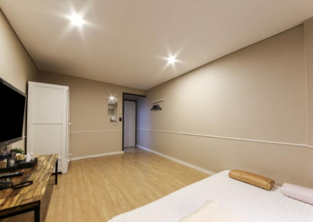 Фото Shilla E Stay Motel