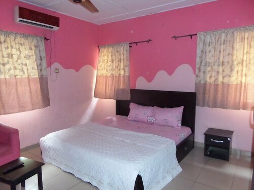 Гостиница Phadis Hotel в Лагосе