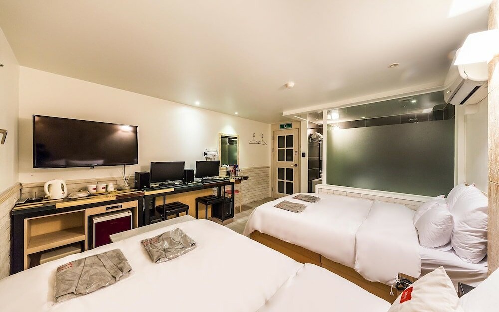 Фото Yeongdeungpo Hotel Home