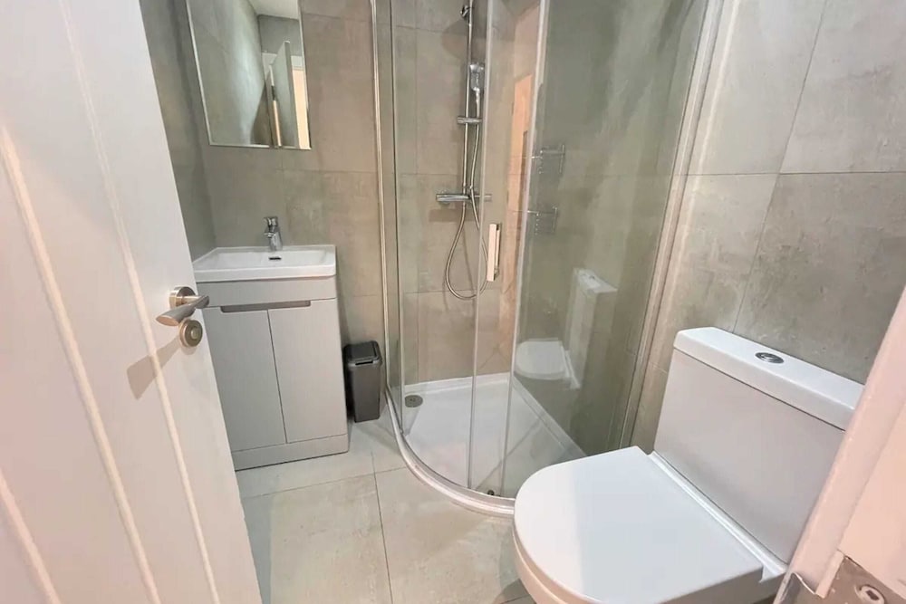 Фото Stylish & Modern 1bd Flat, West Hampstead