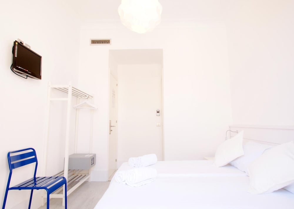 Фото Hostal Express