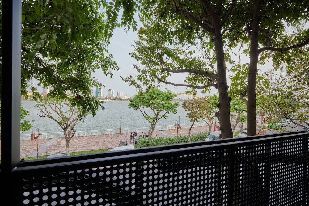 Фото The Garden Capsule Hotel