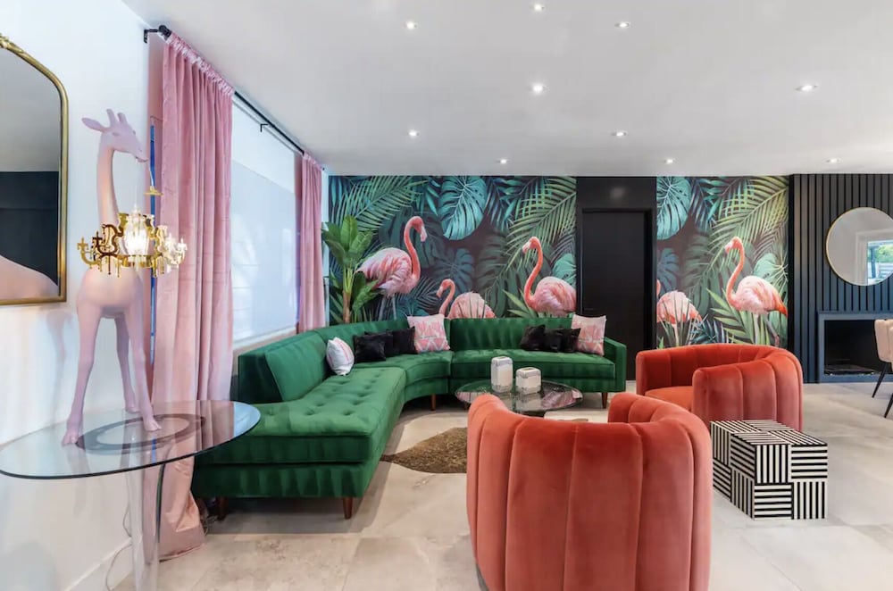 Фото The Blush & Beverly