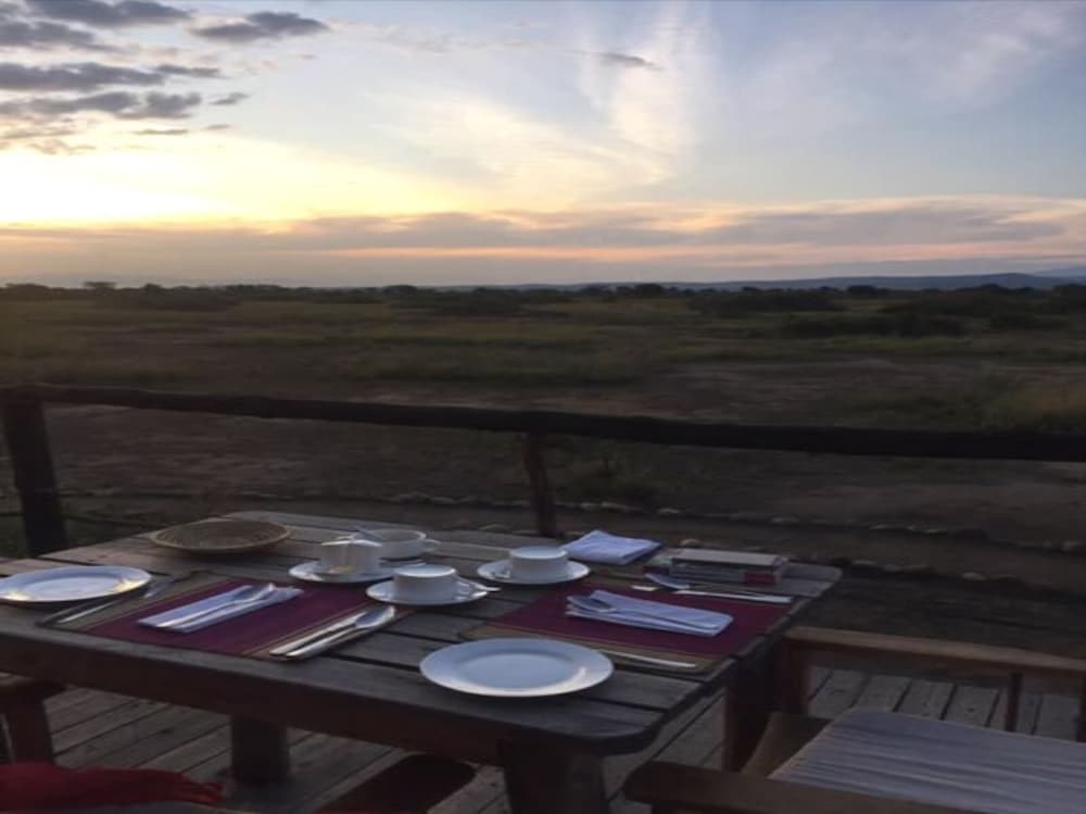 Фото Kazinga Wilderness Safari Camp