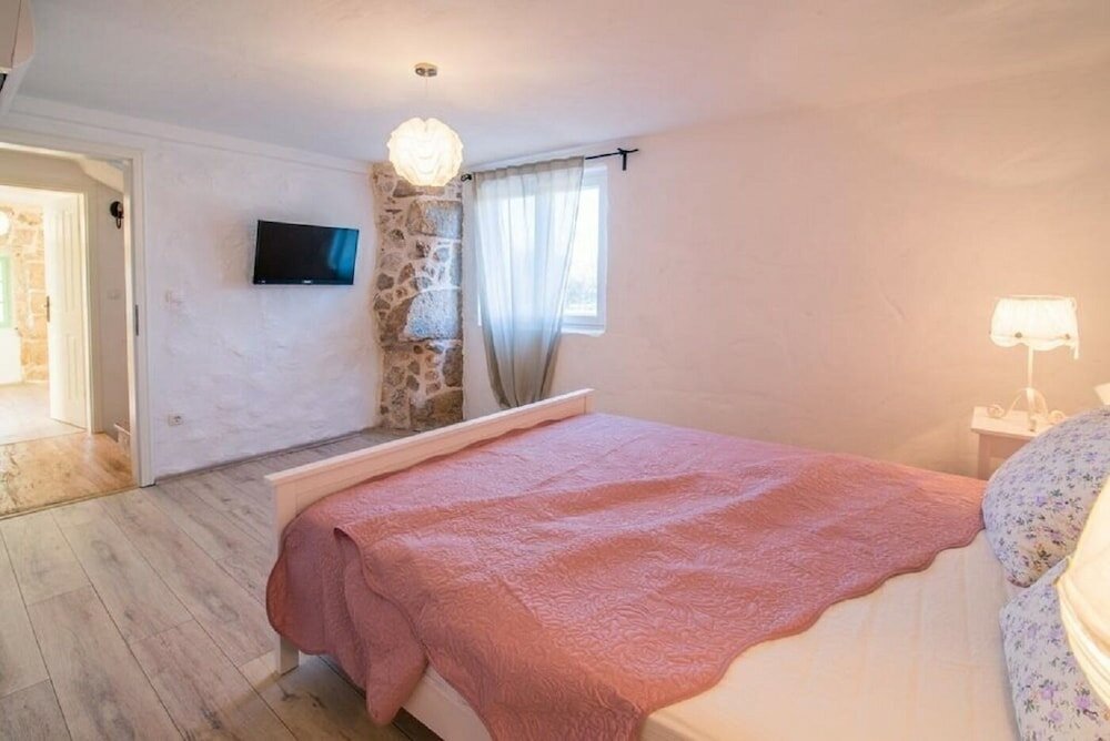 Фото Frank - With Pool - H